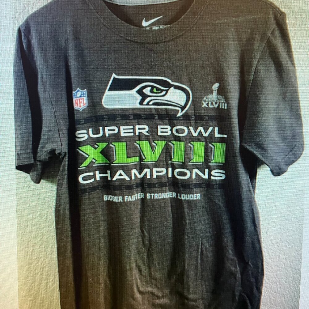 NFL Pro Line SUPER BOWL XLVIII CHAMPIONS Patriots Logo Gray T-Shirt Size S